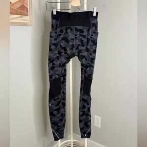 lululemon athletica mens Camo jogging- Black and Gray